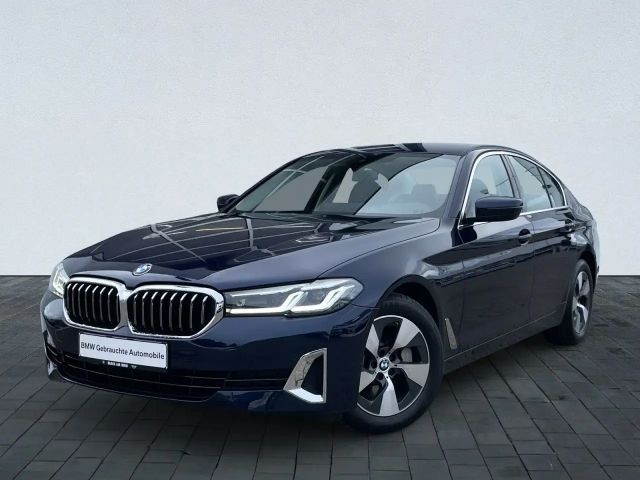 BMW 530 530i Luxury Line Sedan xDrive
