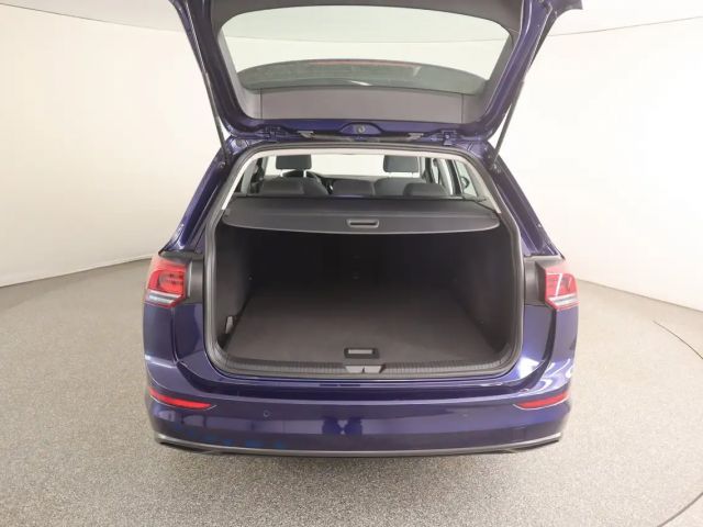 Volkswagen Golf Life Variant