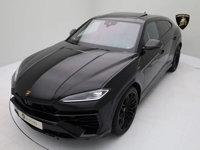 Lamborghini Urus SE MY25 I 23" I AHK I B&O I PANO