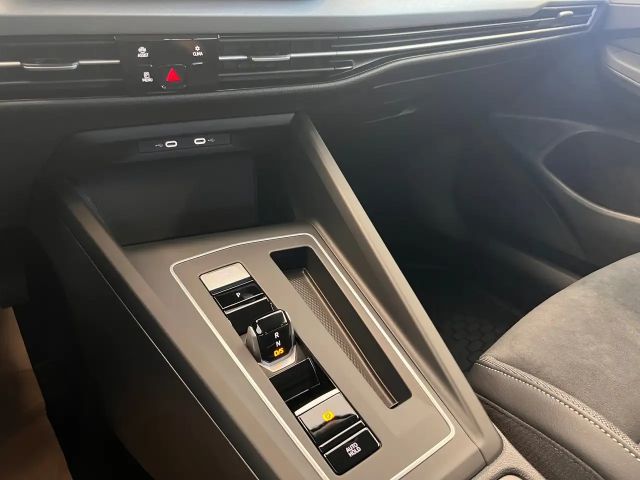 Volkswagen Golf Business DSG Variant