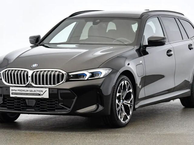 BMW 330 330e M-Sport xDrive