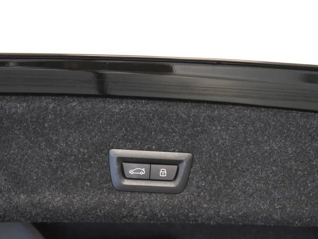 BMW 320 320d M-Sport Sedan