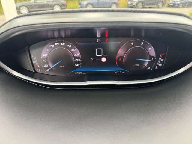 Peugeot 5008 EAT8 HDi