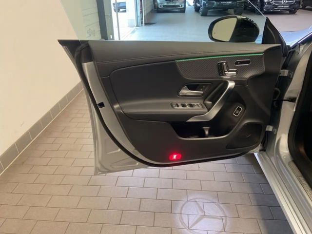 Mercedes-Benz CLA 180 CLA