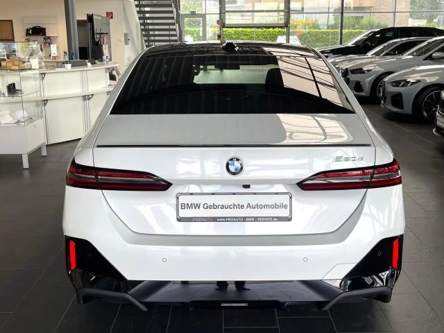 BMW 520 520d M-Sport Sedan