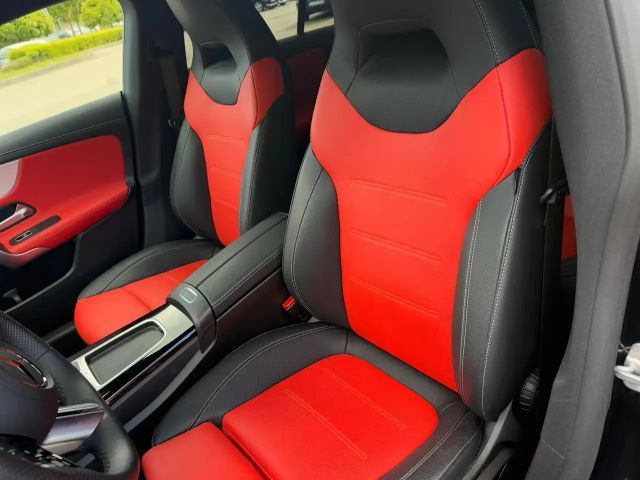 Mercedes-Benz CLA 200 AMG Line Coupé