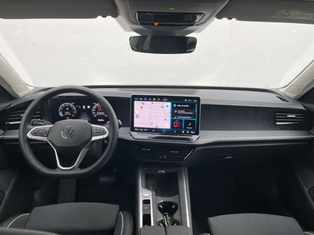 Volkswagen Passat 1.5 eTSI Business Variant