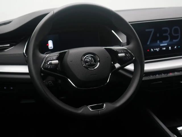 Skoda Octavia VIRT NAVI CARPLAY ACC PDC