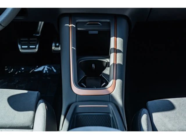 Cupra Born Edition Dynamic 60kWh SENNHEISER HEATPUMP HUD PILO