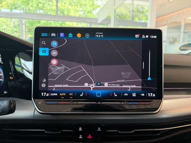 Volkswagen Golf 1.5 eTSI DSG Variant