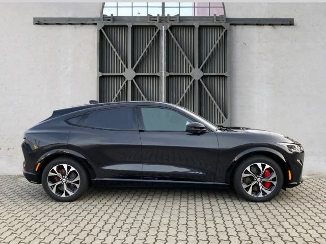 Ford Mustang Mach-E AWD