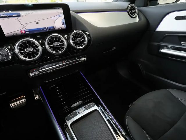 Mercedes-Benz GLA 200 AMG Line