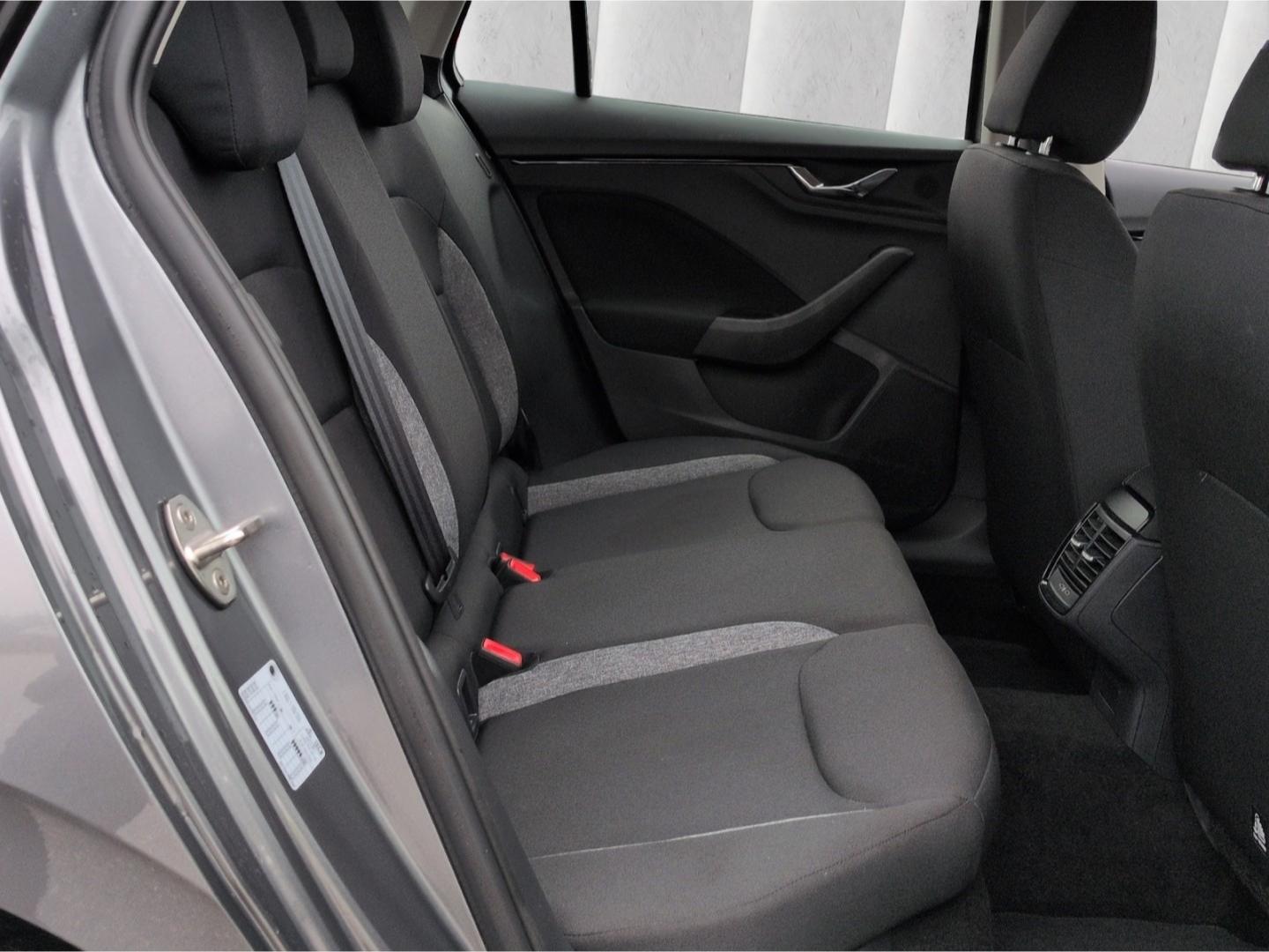 Skoda Scala Essence TSI*DSG LED SHZ Tempo digCockp PDC