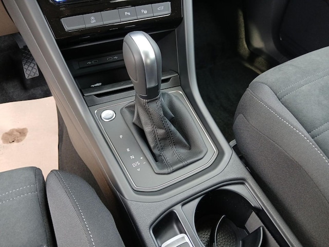 Volkswagen Touran 1.5 TSI DSG R-Line