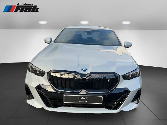 BMW i5 eDrive40
