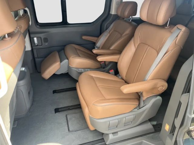 Hyundai Staria Signature Vierwielaandrijving