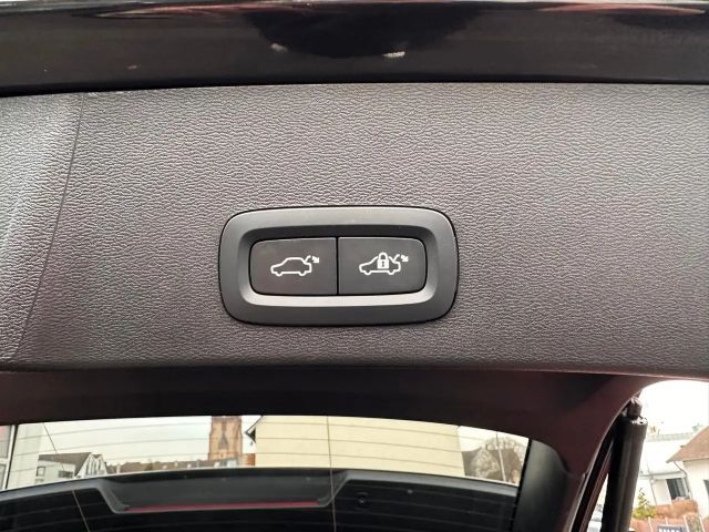 Volvo XC40 B3 PlusBlackEdition,Pano,20'',360°,BLIS,ACC