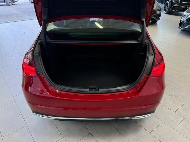 Mercedes-Benz C 200 AVANTGARDE Sedan