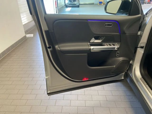 Mercedes-Benz EQB 300