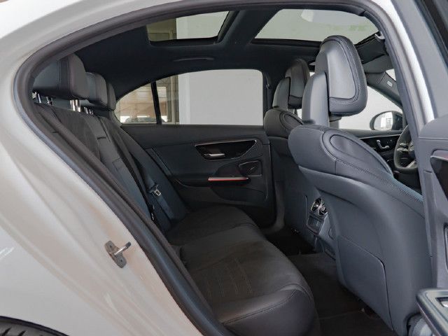 Mercedes-Benz C 200 AMG Line Sedan