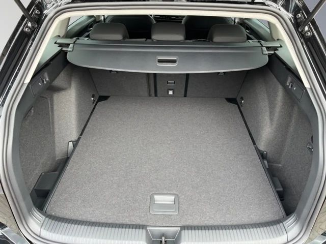 Volkswagen Golf DSG Golf VIII Life Variant