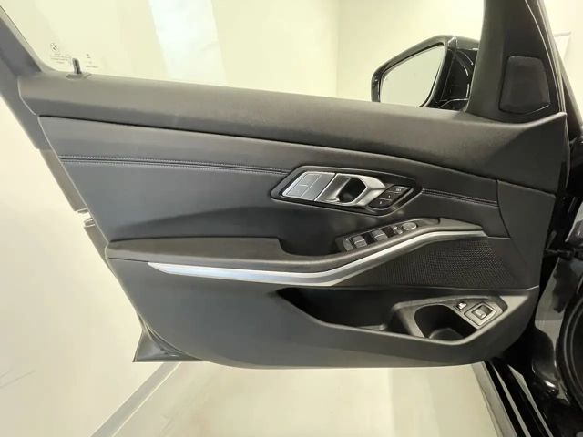 BMW 330 330e M-Sport Touring xDrive