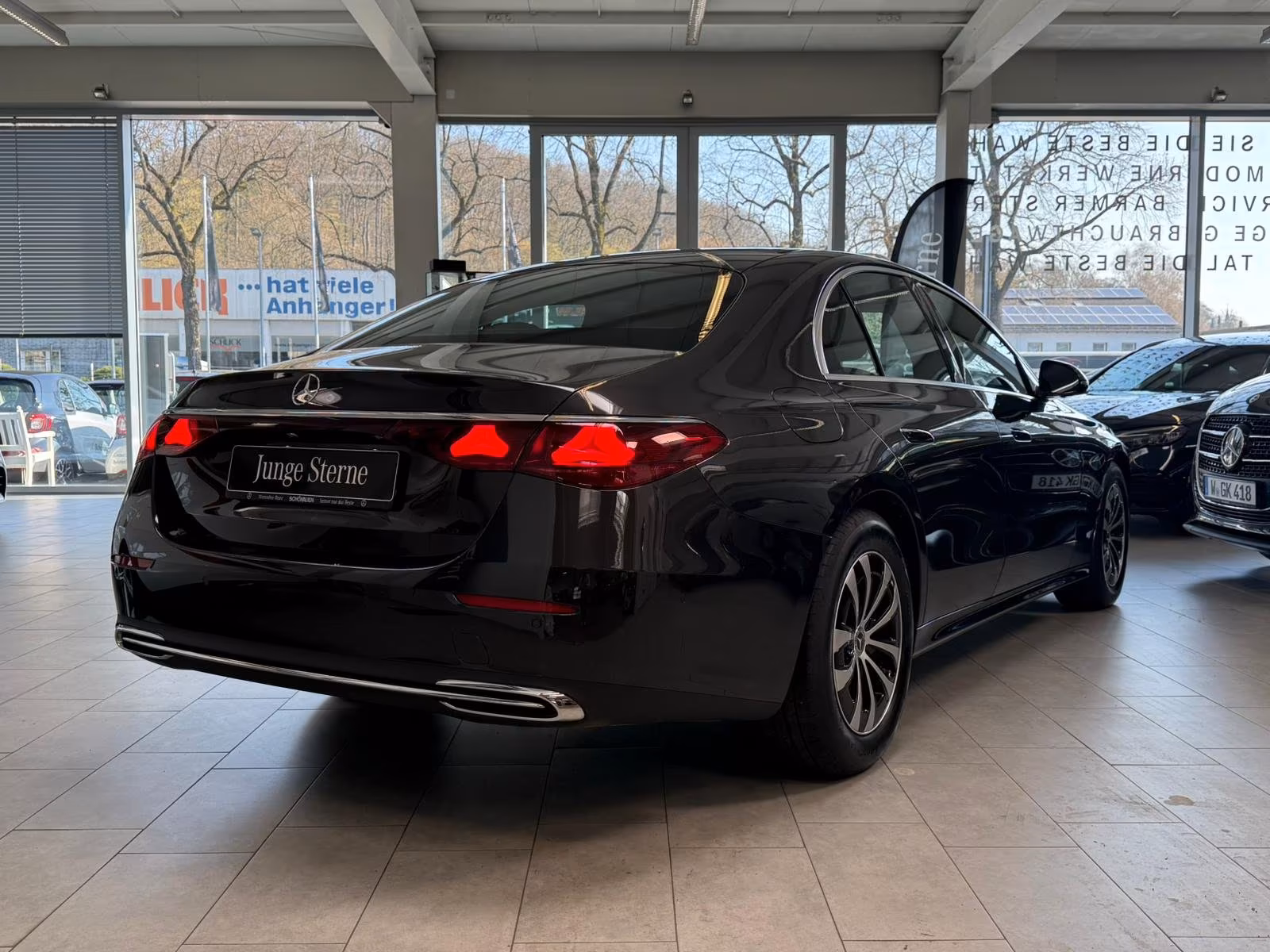 Mercedes-Benz E 220 E 220 d Sedan