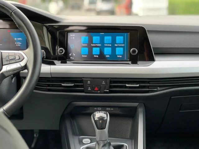 Volkswagen Golf Basis Benzin *WERKSGARANTIE *APPLE CAR *SZH