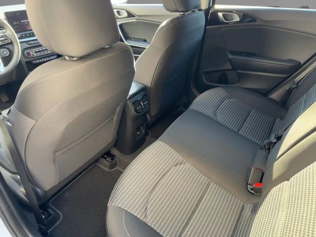 Kia Ceed CEED Ultimate Edition 1.5T LED+Kamera+Navi