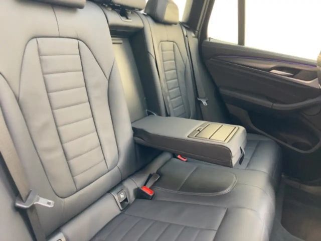 BMW X3 i Sportpaket HUD AD El. Panodach Panorama Navi Led