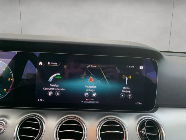 Mercedes-Benz E 220 Sedan