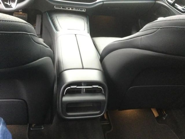 Mercedes-Benz E 200 4MATIC AVANTGARDE Sedan