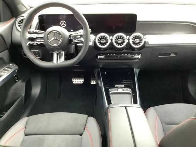 Mercedes-Benz GLB 220 4MATIC AMG Line