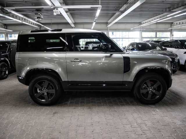Land Rover Defender 90 Dynamic SE