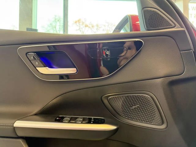 Mercedes-Benz C 200 AVANTGARDE Sedan