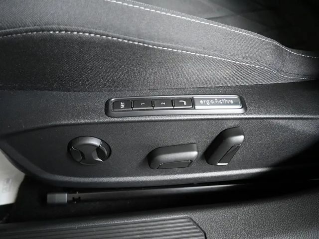 Volkswagen Golf Life Plus Variant