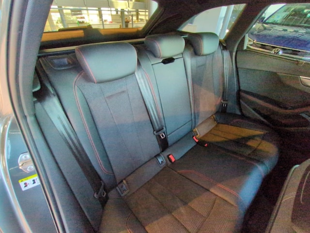 Audi A4 35 TFSI Avant S-Line S-Tronic