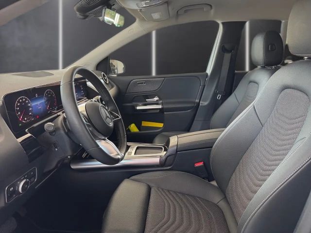 Mercedes-Benz B 200 Progressive Sedan