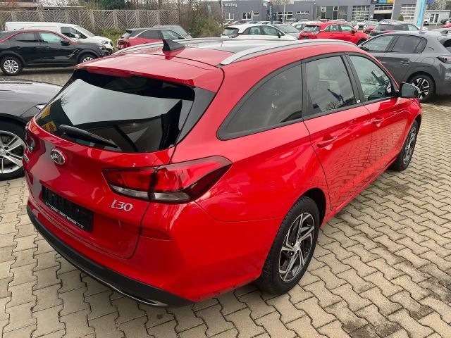 Hyundai i30 1.6 CRDi Intro Edition Intro Edition