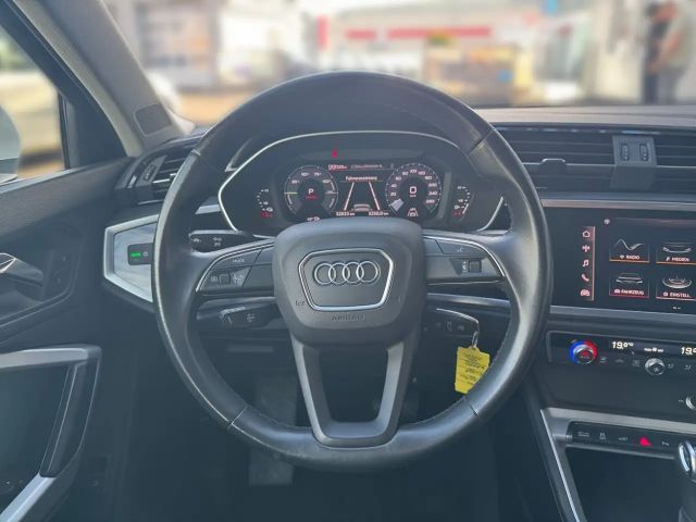 Audi Q3 45TFSIe AHK PDC