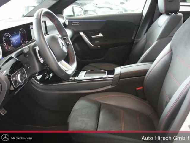 Mercedes-Benz A 220 A 220 d AMG Line