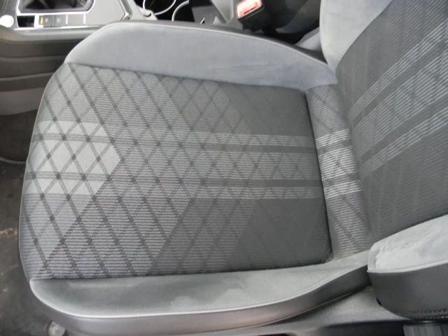 Volkswagen Tiguan DSG R-Line Style