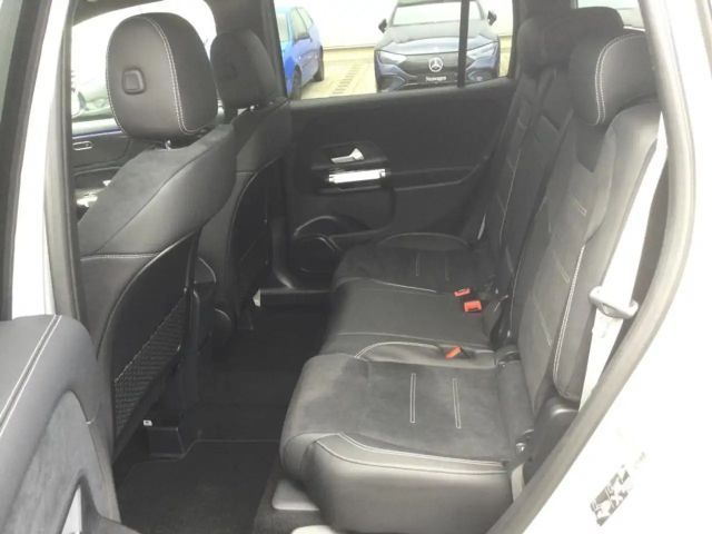 Mercedes-Benz GLB 180 AMG Line