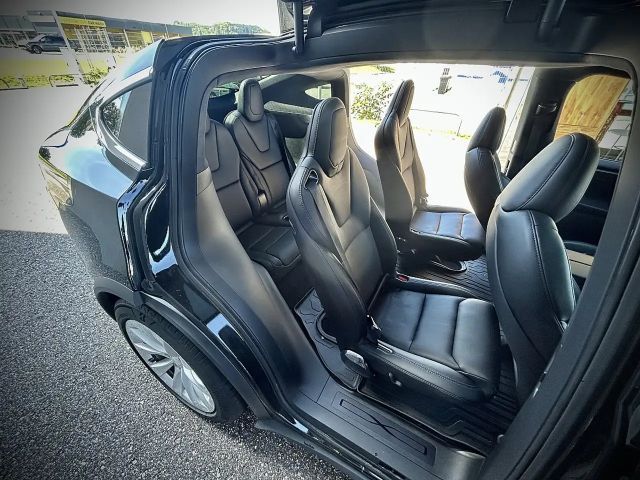 Tesla Model X Raven Longe Range 6 Sitzer