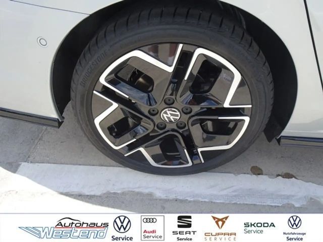 Volkswagen Golf DSG R-Line