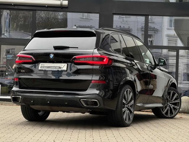 BMW X5 M50i