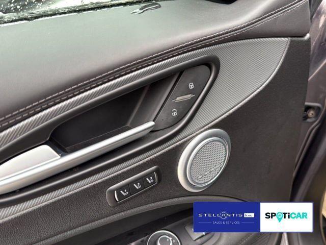 Alfa Romeo Stelvio Q4 Turbo Veloce