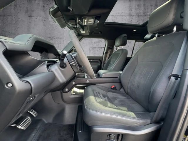 Land Rover Defender 110