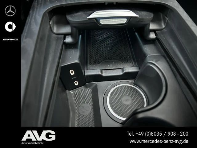 Mercedes-Benz E 220 AMG Line E 220 d Sedan