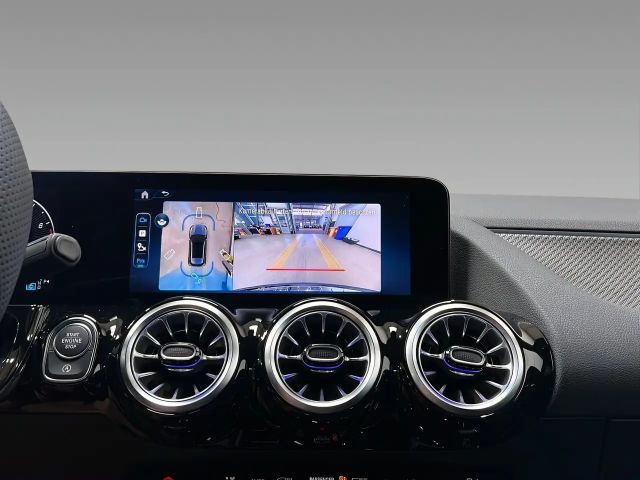 Mercedes-Benz GLA 200 AM+LED+Ambiente+CarPlay+TotW+AHK+360°